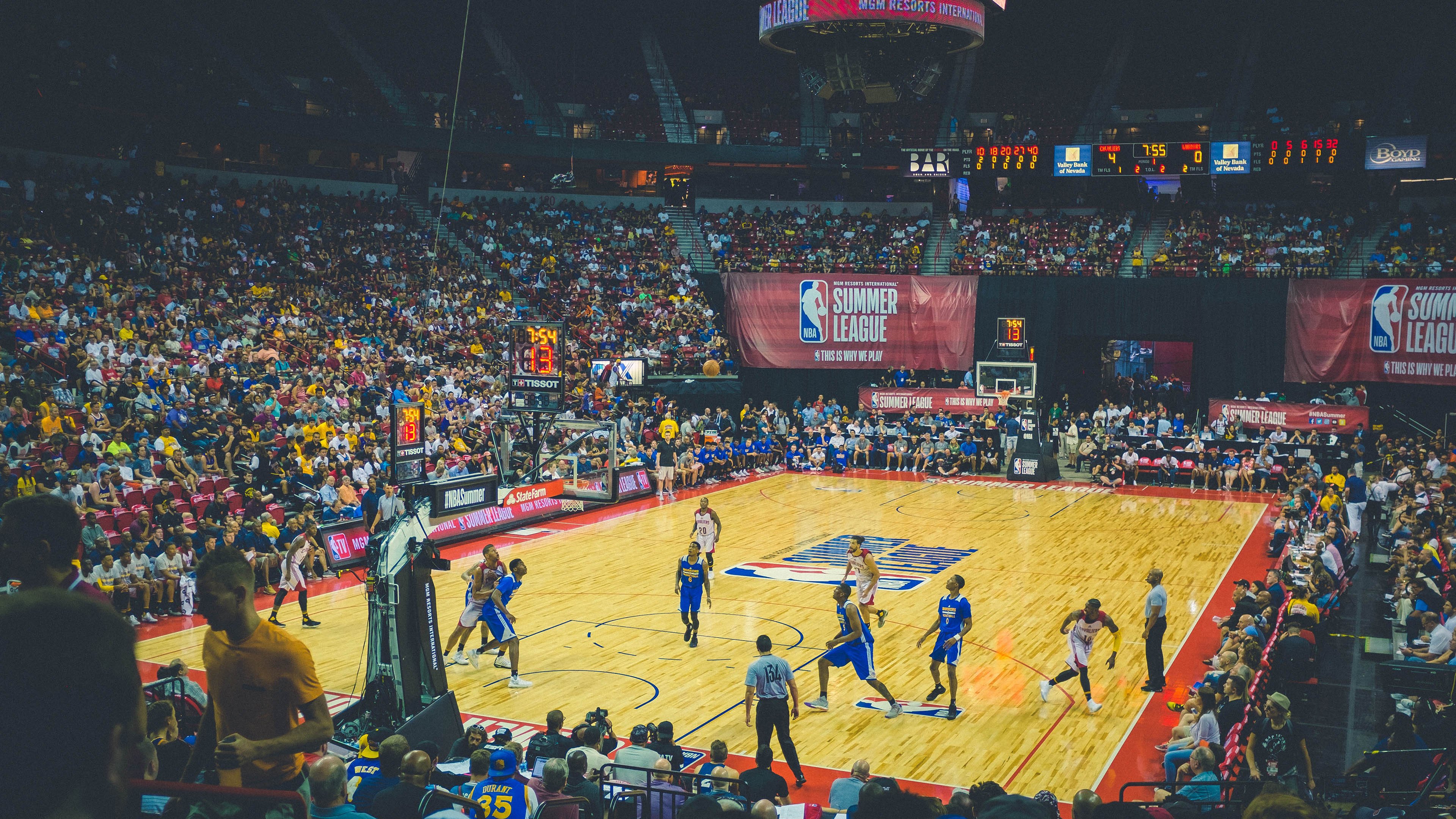 湖人队迎来关键胜利，冲刺季后赛，湖人打进季后赛