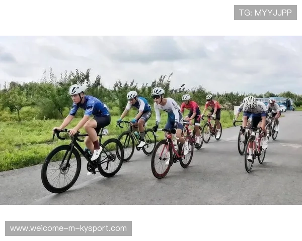 自行车少年超车如闪电裁判看不清