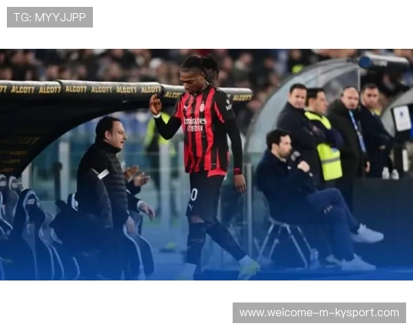 莱奥边路传中助攻,AC米兰门前直接推射得分 莱奥边路传中助攻,AC米兰门前直接推射得分